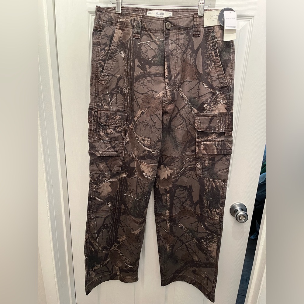 Mens Hollister super baggy cargo pants size 34x32